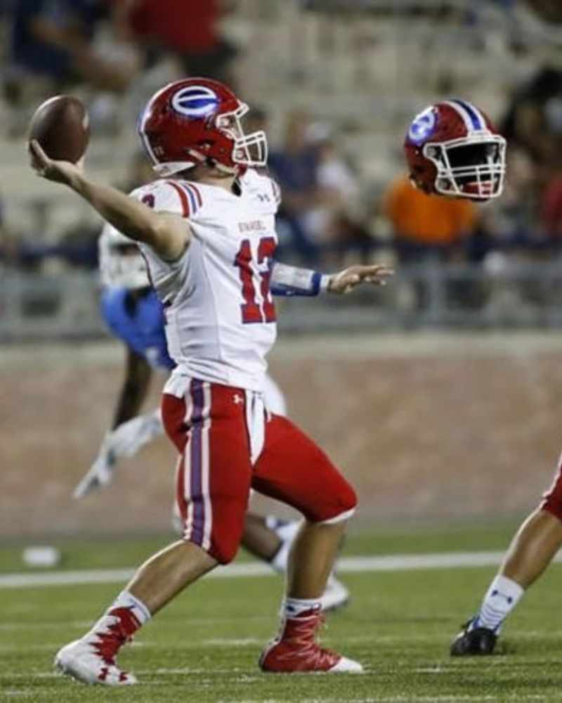 A player losing his helmet made it look as though a ghost was on the field